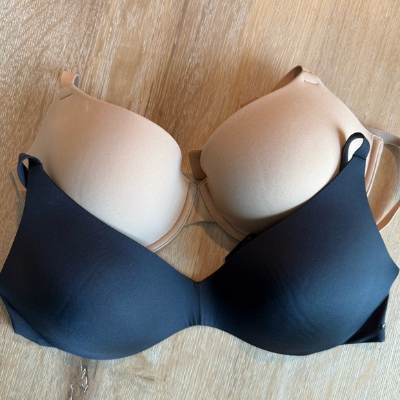 NEW without tags - SKIMS bras set of two 34DD - Picture 2 of 4